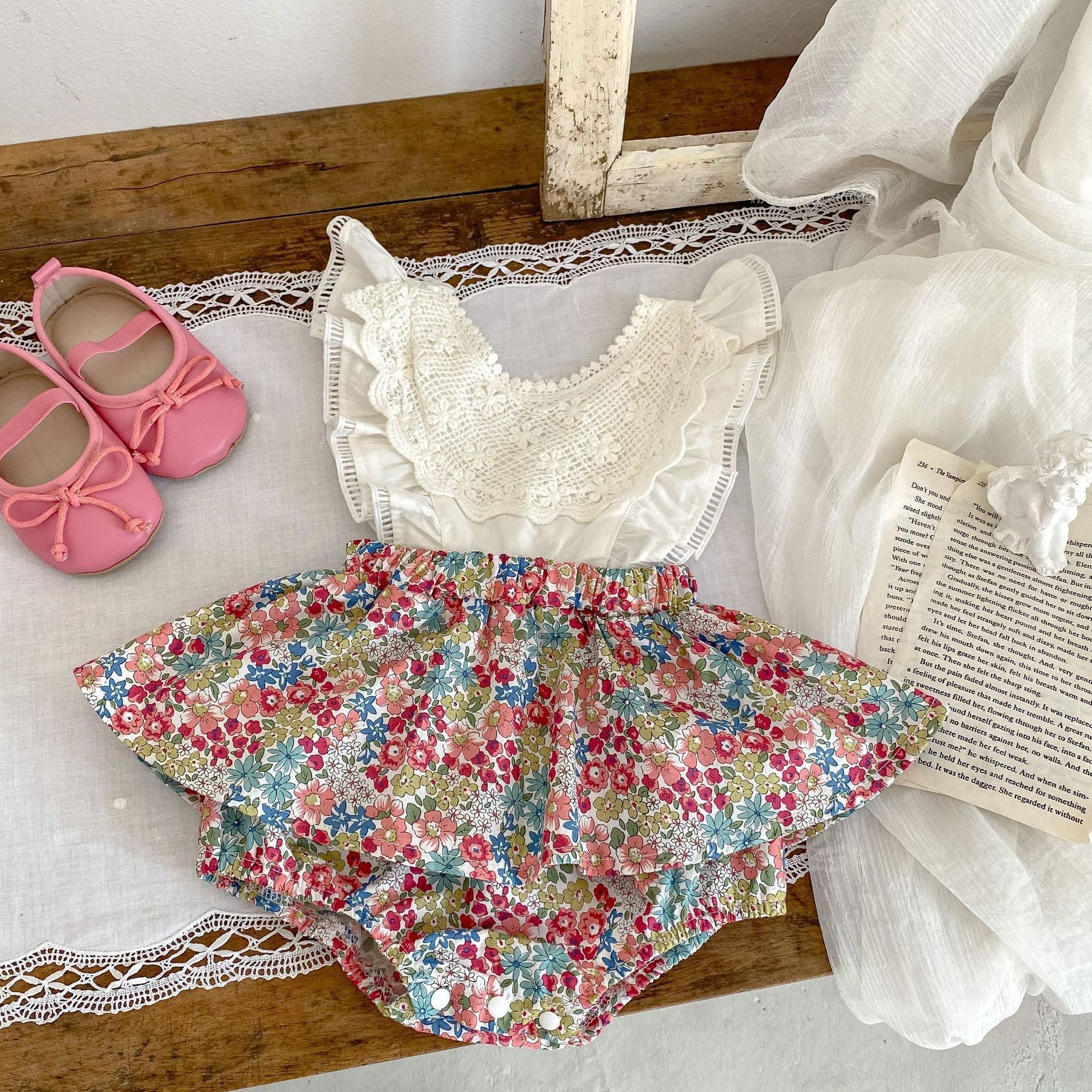 Baby Flounced Sleeve Suspender Fake Two Pieces Bottom-covering Rompers