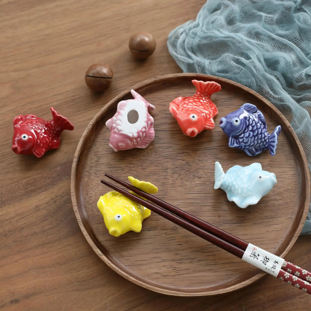 Restaurant Hotel Creative Cute Ceramic Fish Shaped Dinnerware Stand Chopsticks Holder Tableware Rack Chopstick Rest Decor Crafts