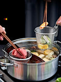 Stainless steel chafing dish, leaky spoon, household strainer, funnel, hook, instant boiled meat, fried Lo mein, boiled noodles